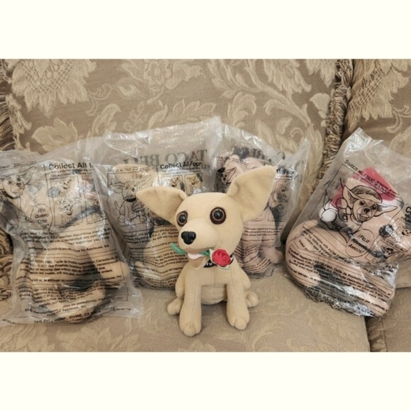 Set of 5 Taco Bell Chihuahua Dogs  - Some  of the Voice Boxes still Work - Picture 1 of 9